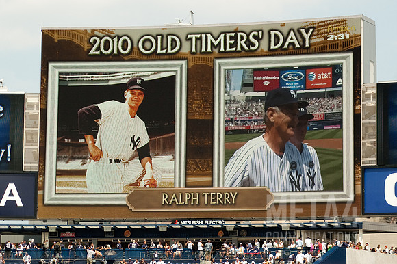 Old Timers' Day at Yankee Stadium 2010 | Pitcher Ralph Terry Introduced