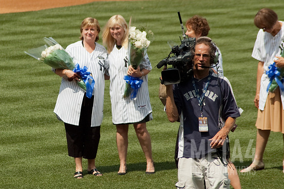 Old Timers' Day at Yankee Stadium 2010 | Diana Munson and Jill Martin Introduced