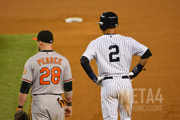 Derek Jeter on Base | Derek Jeter Final Game at Yankee Stadium on September 25, 2014