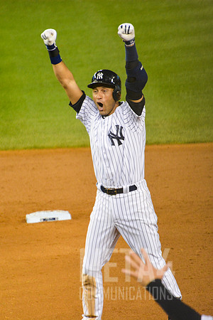 Derek Jeter Celebrates Final Hit! | Derek Jeter Final Game at Yankee Stadium on September 25, 2014