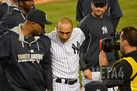 Derek Jeter After Final Game WInning Hit | Derek Jeter Final Game at Yankee Stadium on September 25, 2014