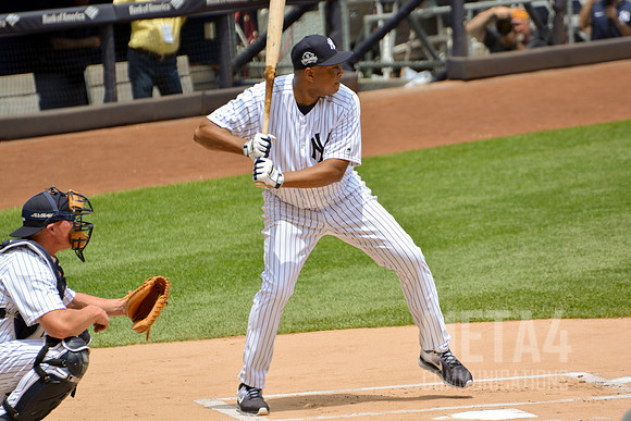Old Timers Day at Yankee Stadium 2017 | Bernie Williams