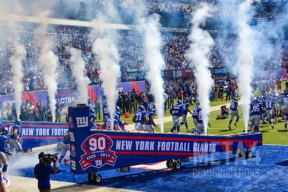 Giants Take the Field | MetLife Stadium