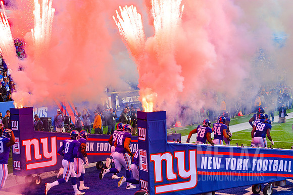 Giants Take the Field | MetLife Stadium