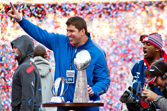 David Diehl Salutes the Crowd. | Super Bowl XLVI Celebration at MetLife Stadium